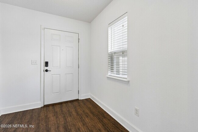 Building Photo - 15929 Hutton Ln