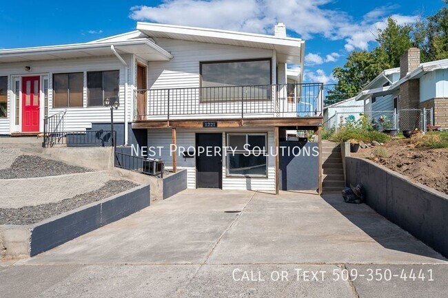 Building Photo - 1221 S Baker St