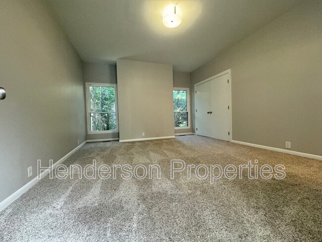 Building Photo - 501 Fenton Pl