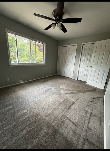 Master bedroom - 6619 Hillside Ln