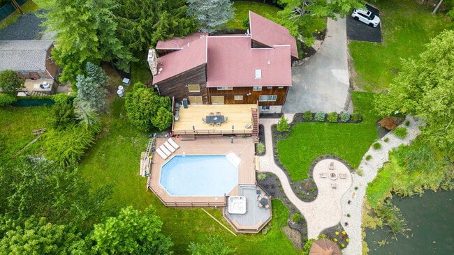 Building Photo - 2A Cherry Ln