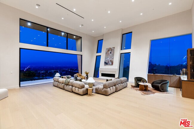 Building Photo - 3596 Woodhill Canyon Rd