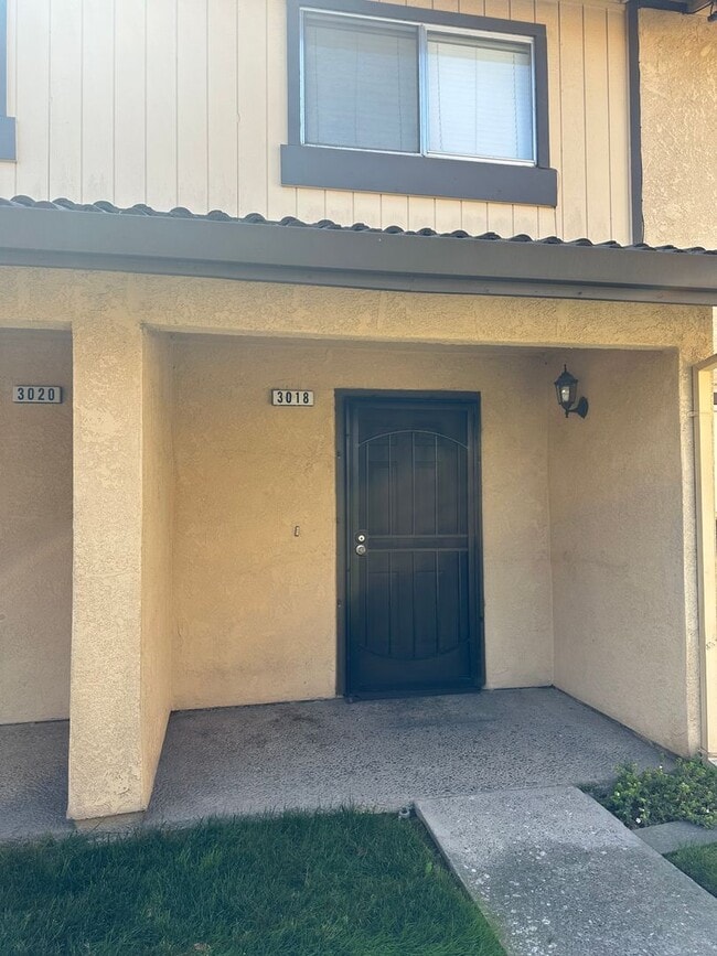 Building Photo - Stunning Condo in Turlock available for im...