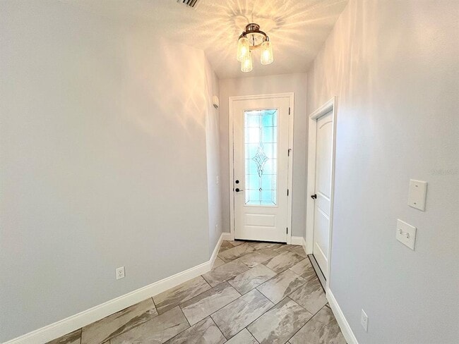 Building Photo - 10 Emmons Ln