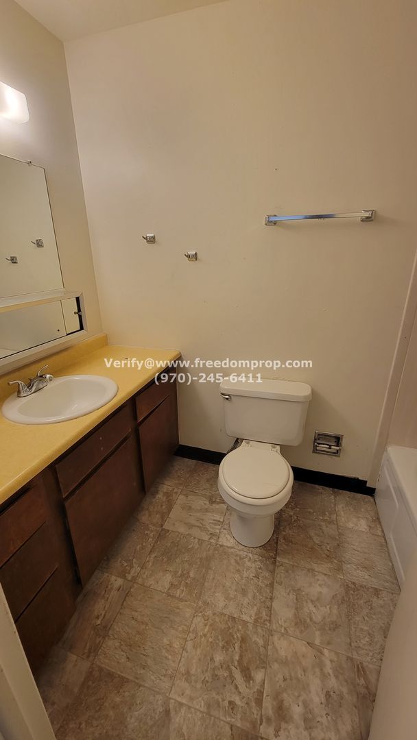 Building Photo - 451-32 1/8 32 1/8 Rd