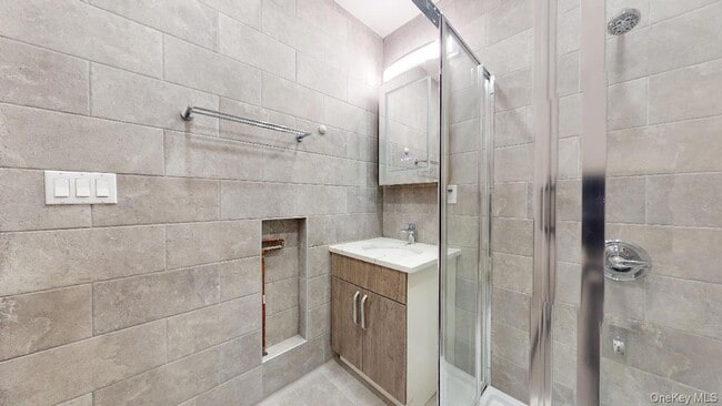 Building Photo - 90-09 68th Ave