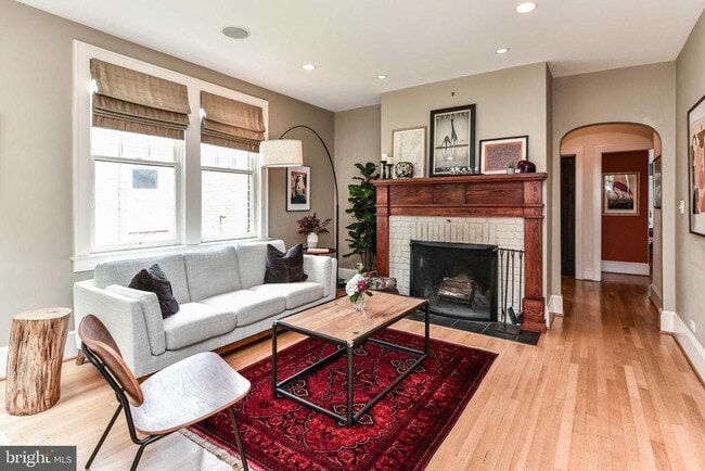 Building Photo - 904 Park Ave