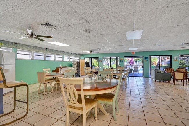 Building Photo - 1050 NW 13th St