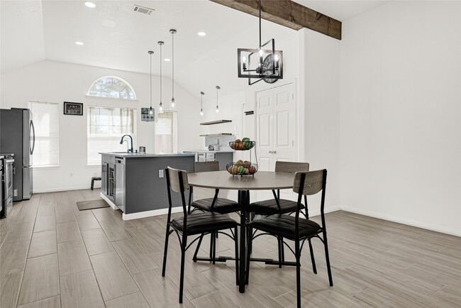 Building Photo - 18875 Ferney Ln