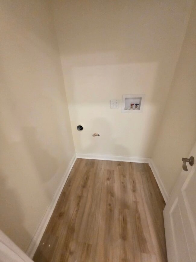 Building Photo - 10548 S Ave J