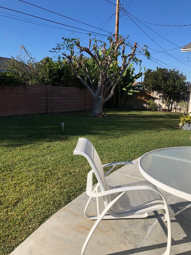 Building Photo - 14331 Cedarwood St