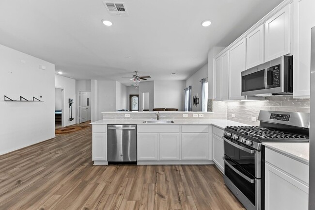 Building Photo - 216 Blue Hibiscus Dr