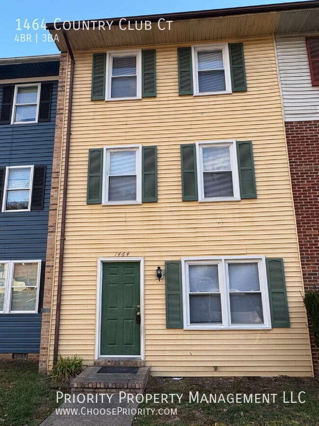 Building Photo - 1464 Country Club Ct