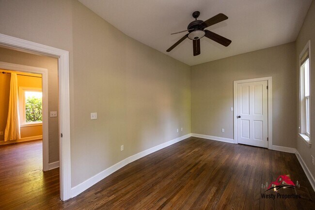 Building Photo - 7548 SW 35th Ave