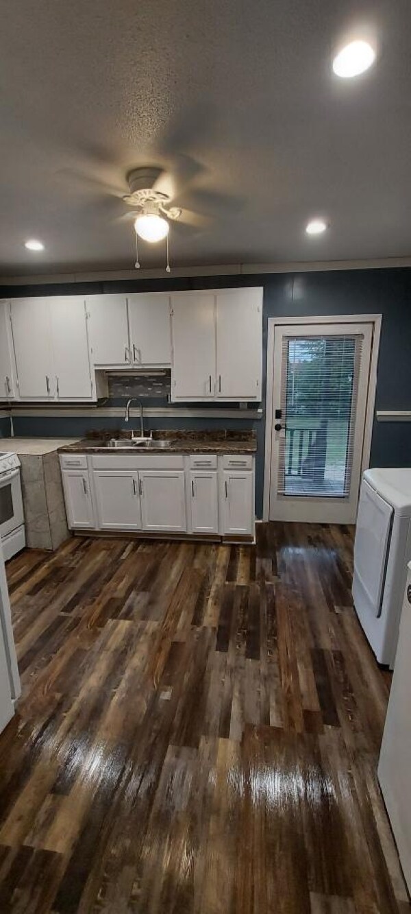 kitchen - 405 W Harnett St