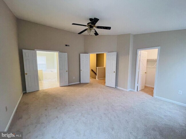 Building Photo - 9 Kimberly Dr