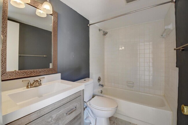 Building Photo - 3409 Spanish Wells Dr