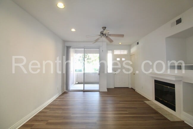 Building Photo - 10722 Sabre Hill Dr