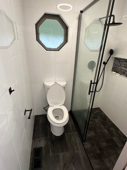 Building Photo - 9824 157th St E