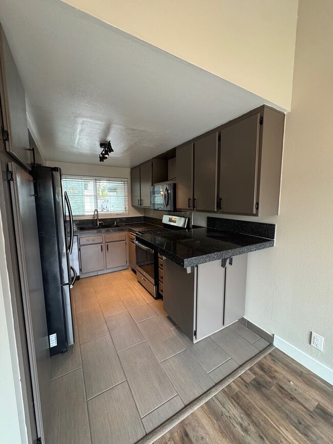 Building Photo - 2 Bedroom 2.5 Bathroom Condo for Rent Sout...
