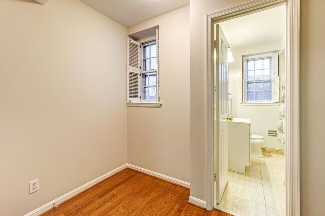 Building Photo - 3855 Rodman St NW