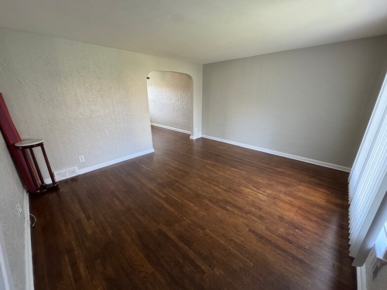 Building Photo - 124 Spangler Rd NE