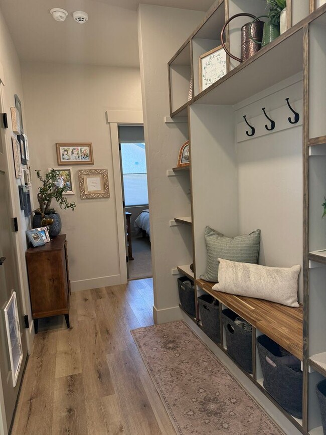 Building Photo - Your Private Oasis Awaits: Spacious 4BR Home with Premium Amenities