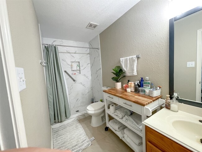 Building Photo - 2642 Skyview Ridge Ct