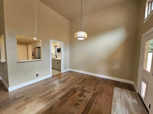 Building Photo - 2309 NE Turtle Creek Dr