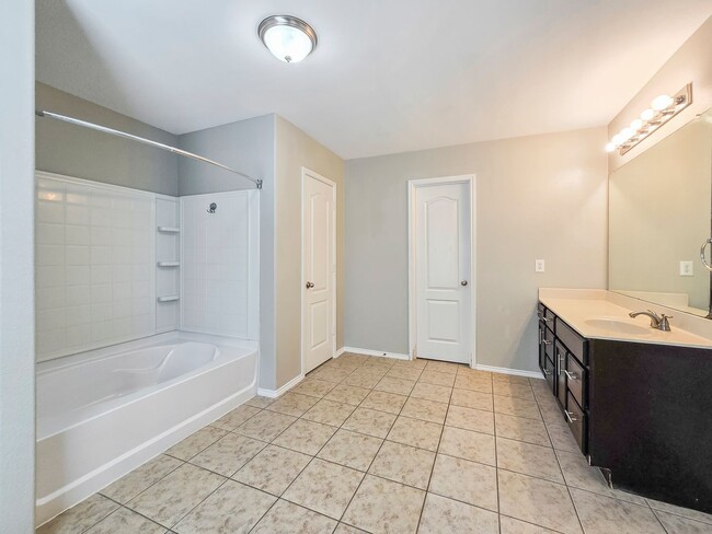 Building Photo - Charming 5BR/3.5BA Home with Two Primary Suites & Game Room in Northwest ISD