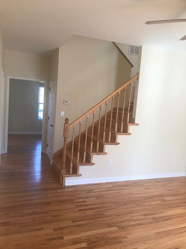 Building Photo - Arden Townhome: Commuter's Wishlist