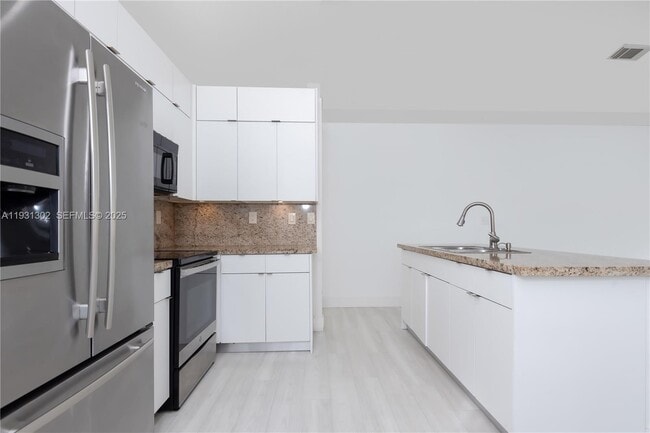 Building Photo - 1901 SW 129th Terrace