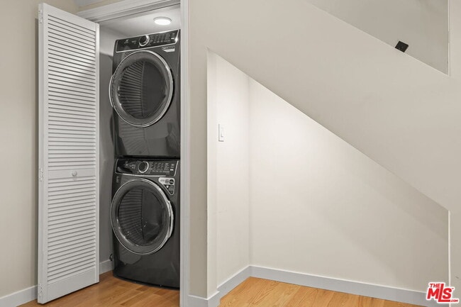 Building Photo - 652 Kensington Rd