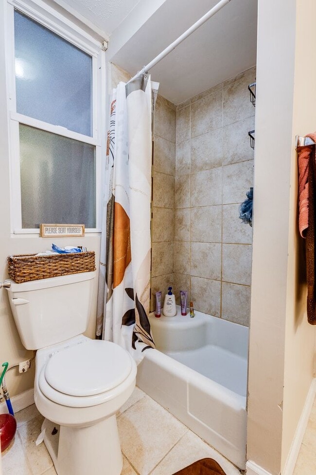 Building Photo - 406 Kingsboro St