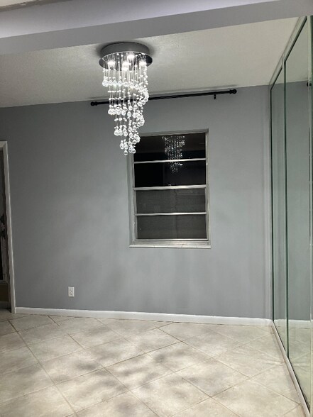 Building Photo - 282 Norwich L