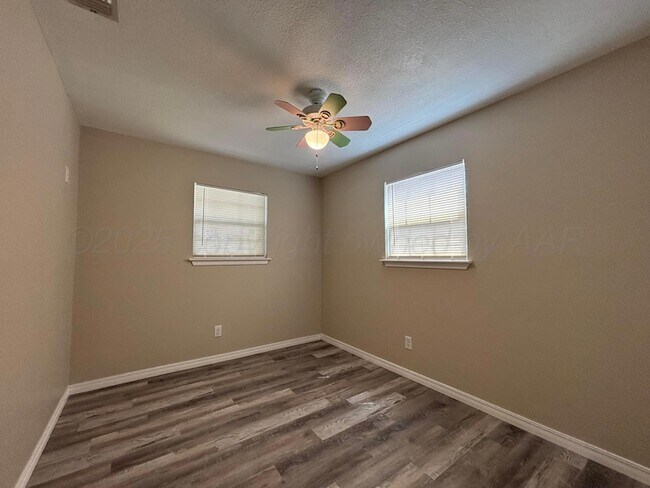 Building Photo - 5102 Benton Dr