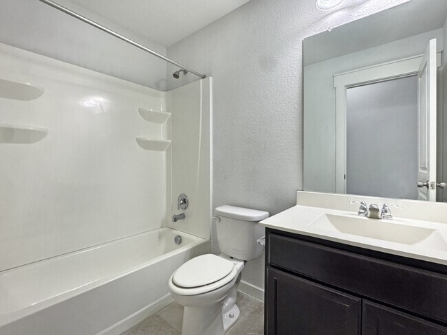 Building Photo - 13806 Quiet Fox Ln