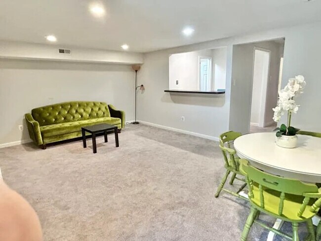 Building Photo - 12626 Varny Pl