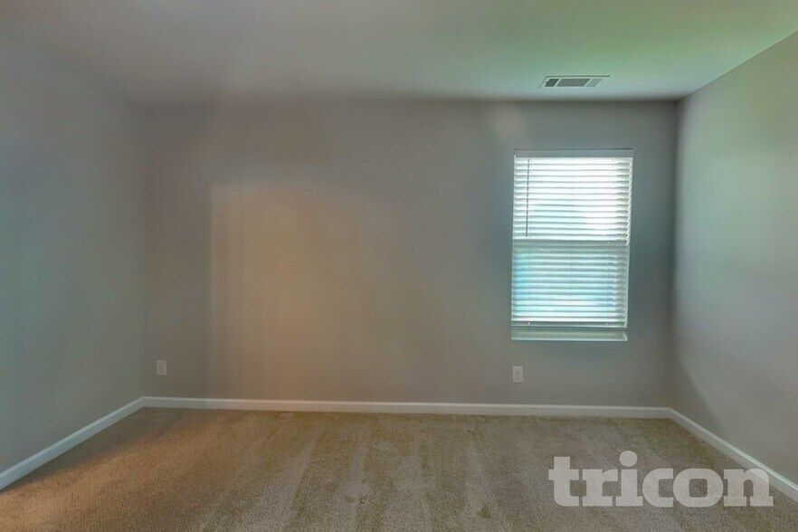 Building Photo - 324 Merigold Way