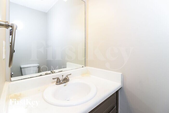 Building Photo - 278 Omega Dr