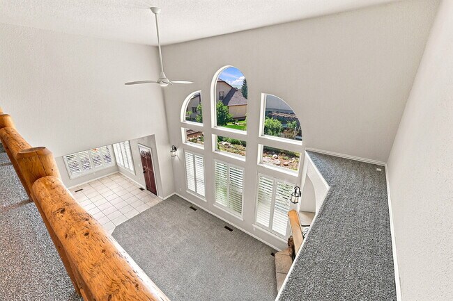 Building Photo - $3,040.95, 6 bed, 4 bath located in Colorado Springs