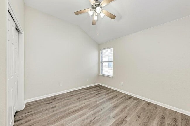 Building Photo - 18420 Dry Brook Loop