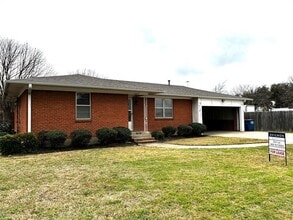 Building Photo - 509 W Main St