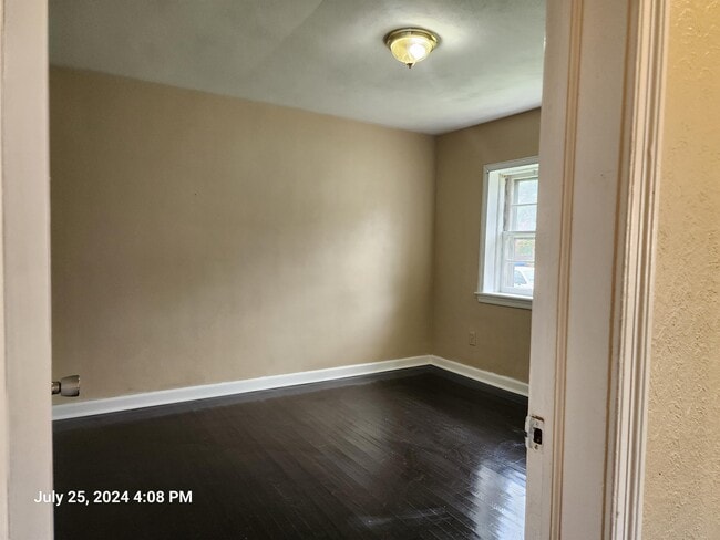 Building Photo - 2804 Mapleton Ave