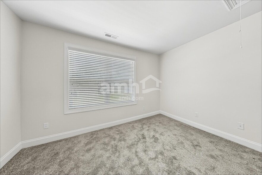 Building Photo - 219 Millwood Dr