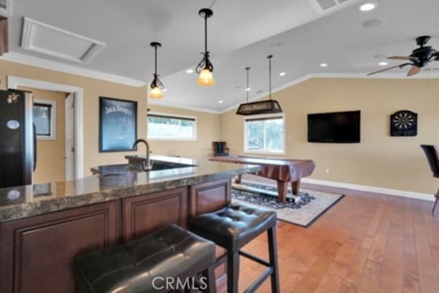Building Photo - 1044 S Burlwood Dr
