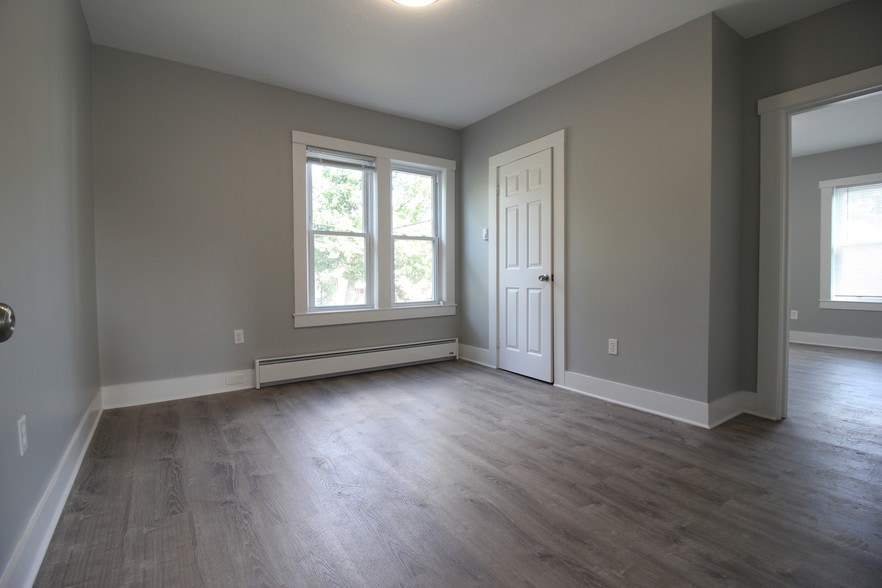 Building Photo - 125 Grove St