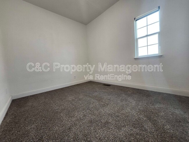 Building Photo - 170 N Gale Hill Ave