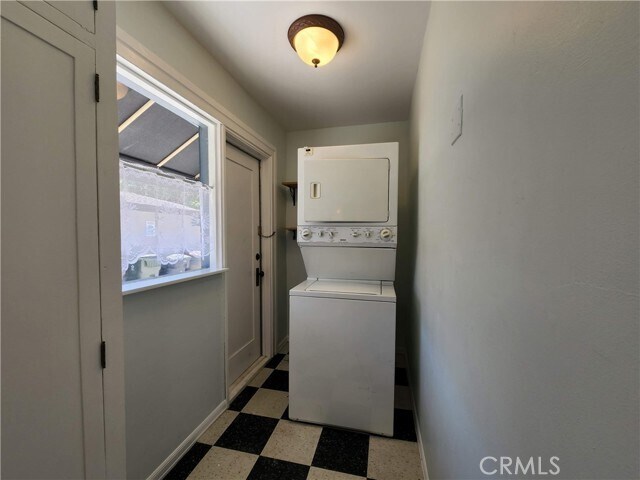 Building Photo - 211 S Citron St