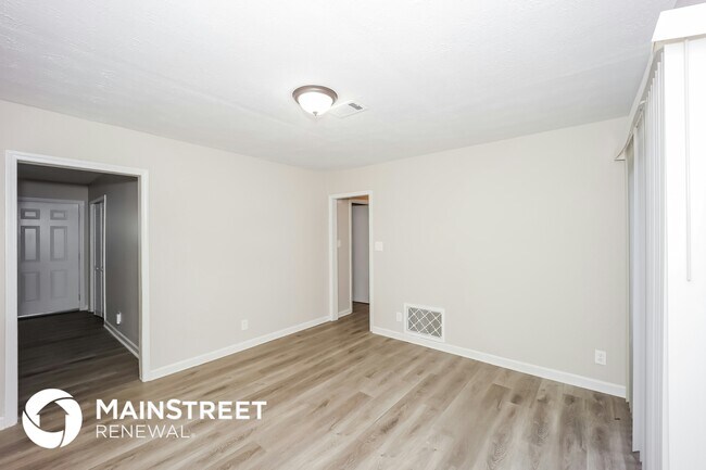 Building Photo - 3007 Carriage Ln